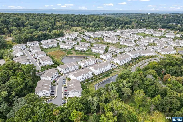 $815,000 | 130 Sequoia Drive, Cedar Grove, NJ 07009