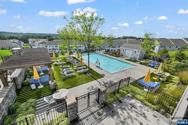 $815,000 | 130 Sequoia Drive, Cedar Grove, NJ 07009