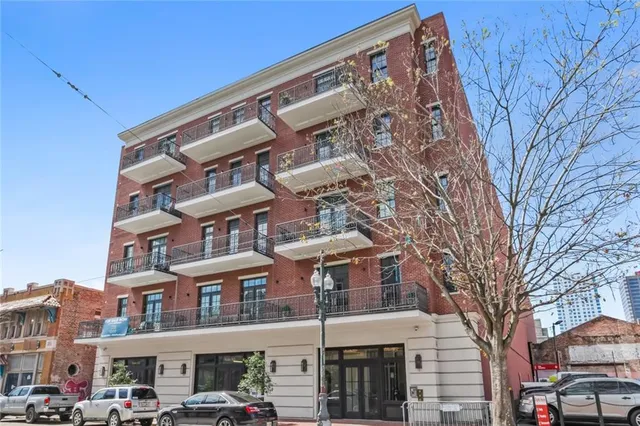 $749,900 | 731 St Charles Avenue, Unit 510, New Orleans, LA 70130