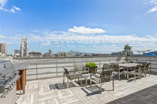$749,900 | 731 St Charles Avenue, Unit 510, New Orleans, LA 70130