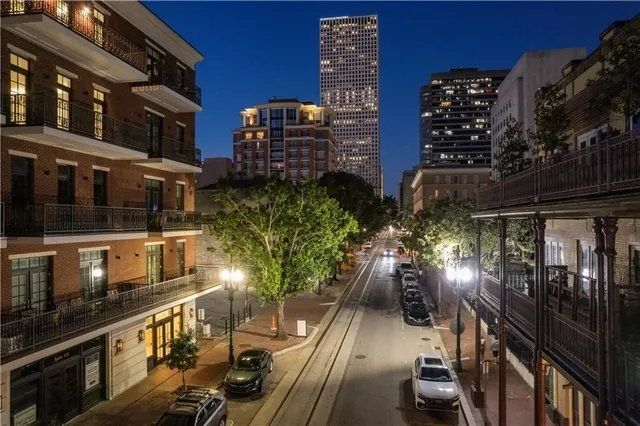 $749,900 | 731 St Charles Avenue, Unit 510, New Orleans, LA 70130