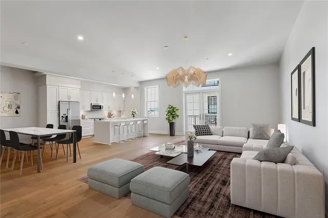 $749,900 | 731 St Charles Avenue, Unit 510, New Orleans, LA 70130