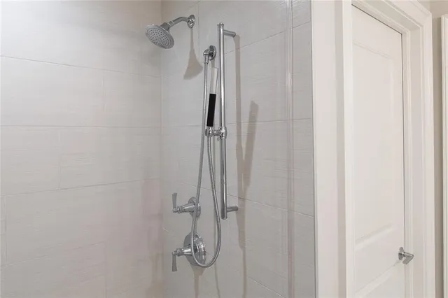 $749,900 | 731 St Charles Avenue, Unit 510, New Orleans, LA 70130