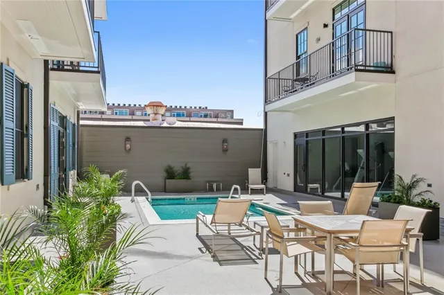 $749,900 | 731 St Charles Avenue, Unit 510, New Orleans, LA 70130