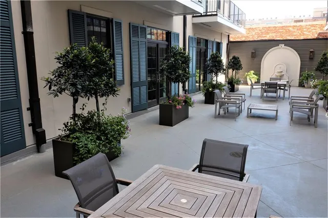 $749,900 | 731 St Charles Avenue, Unit 510, New Orleans, LA 70130