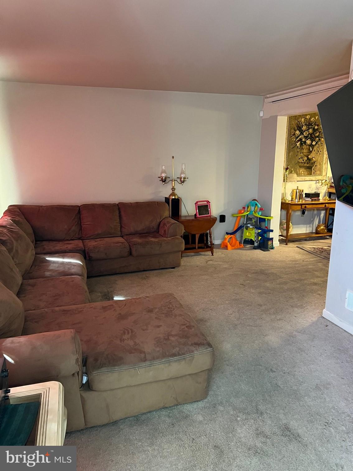 510 Pershing Boulevard Reading, PA 19607 - Photo 2 of 5 Gallery Image 2