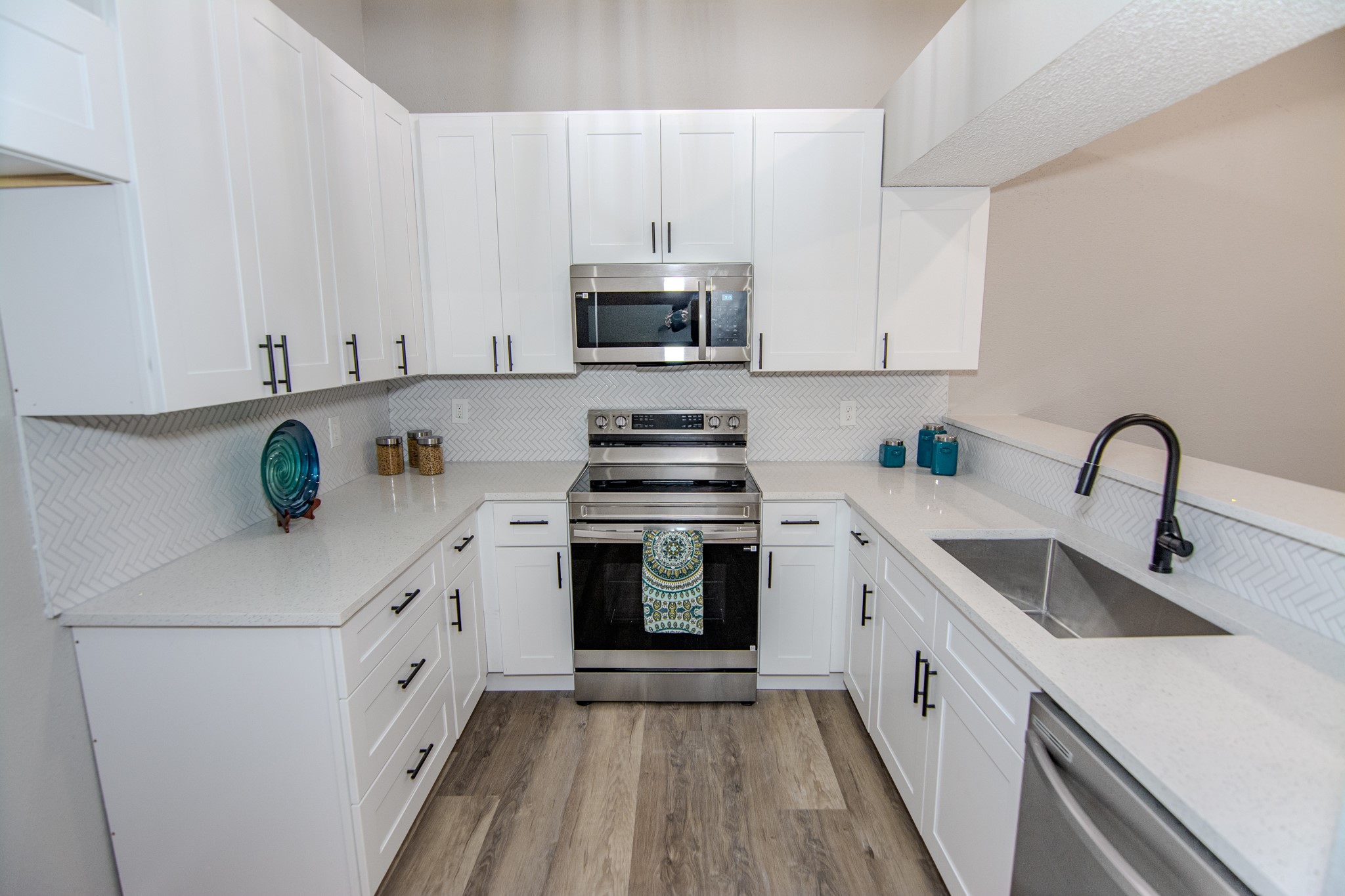 13009 Wirevine Lane Houston, TX 77072 - Photo 3 of 18 Samsung Stainless Appliances.