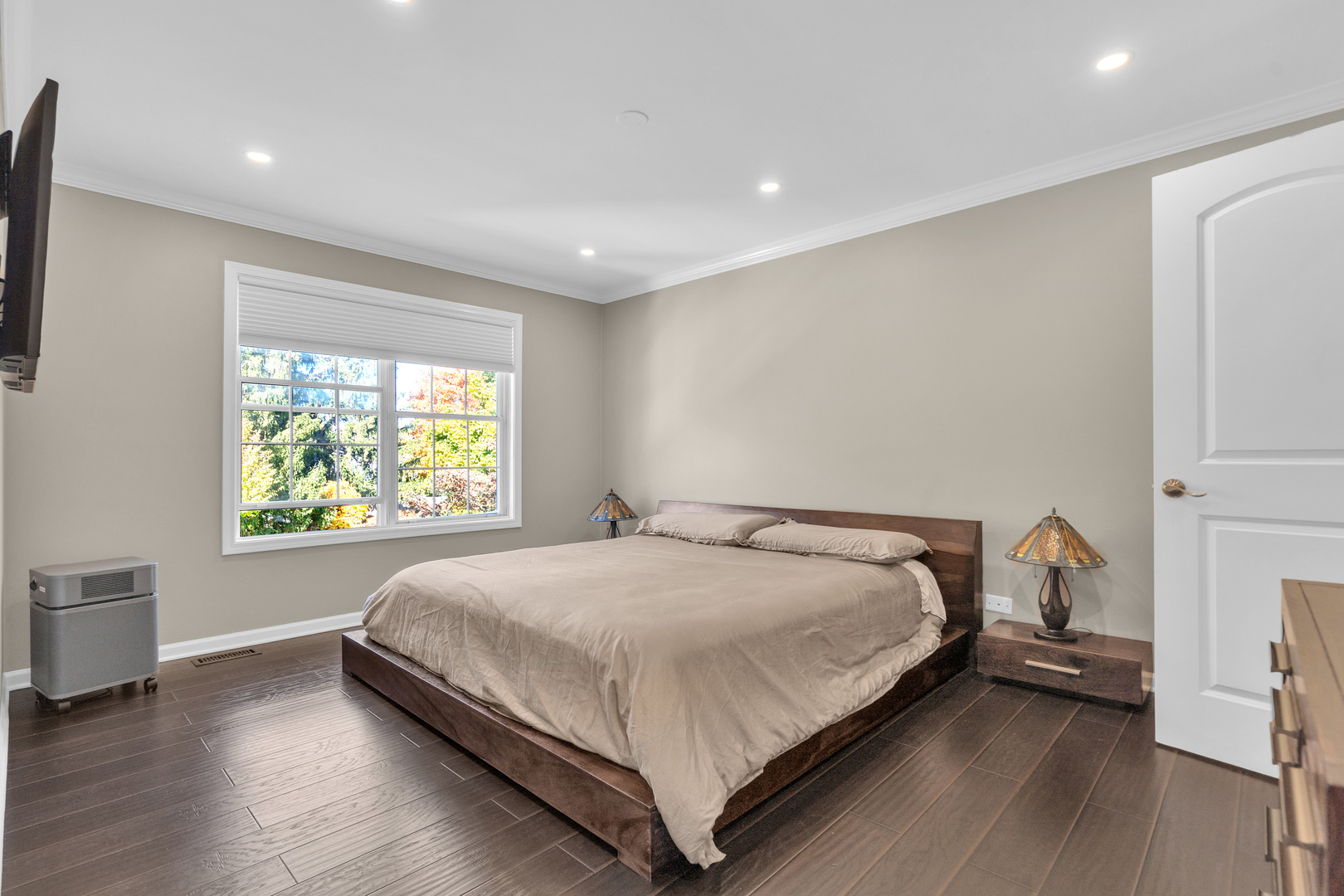 473 Le Parc Circle Buffalo Grove, IL 60089 - Photo 20 of 30 a bed sitting in a spacious bedroom next to a window