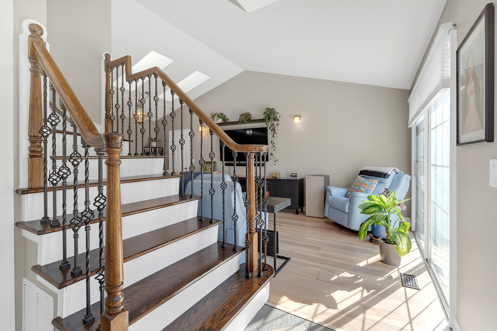 473 Le Parc Circle Buffalo Grove, IL 60089 - Photo 3 of 30 a view of entryway with a rug