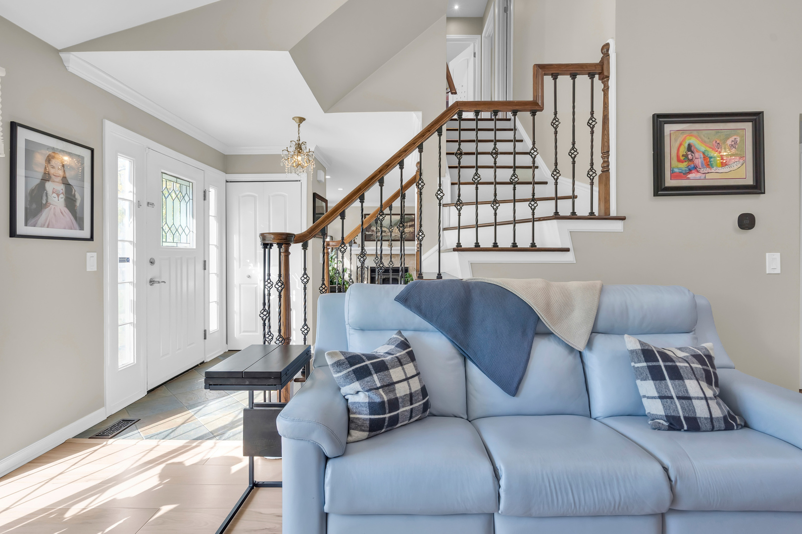 473 Le Parc Circle Buffalo Grove, IL 60089 - Photo 4 of 30 a living room with furniture