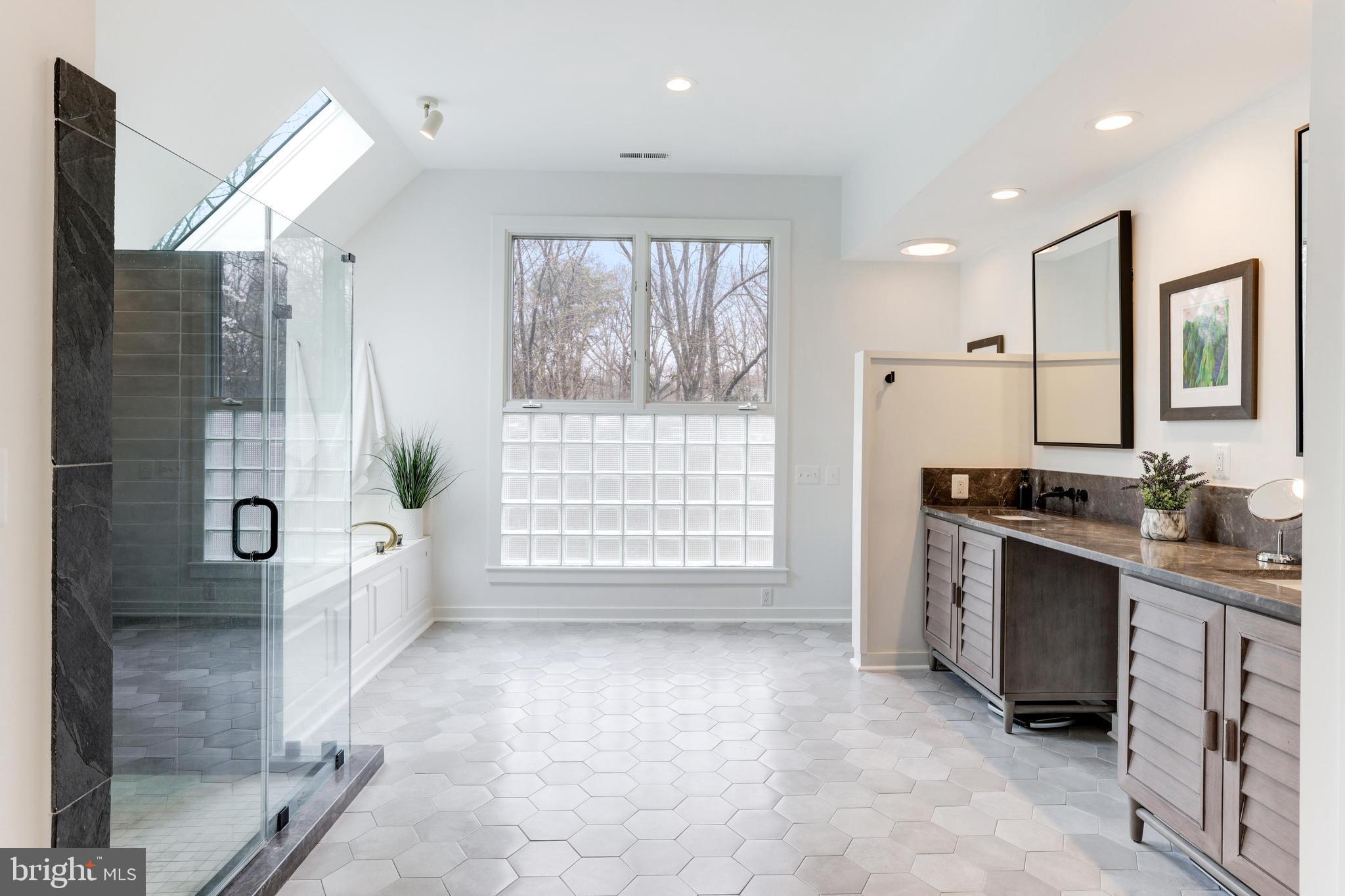 2223 Hunter Mill Road Vienna, VA 22181 - Photo 37 of 67 Primary bathroom