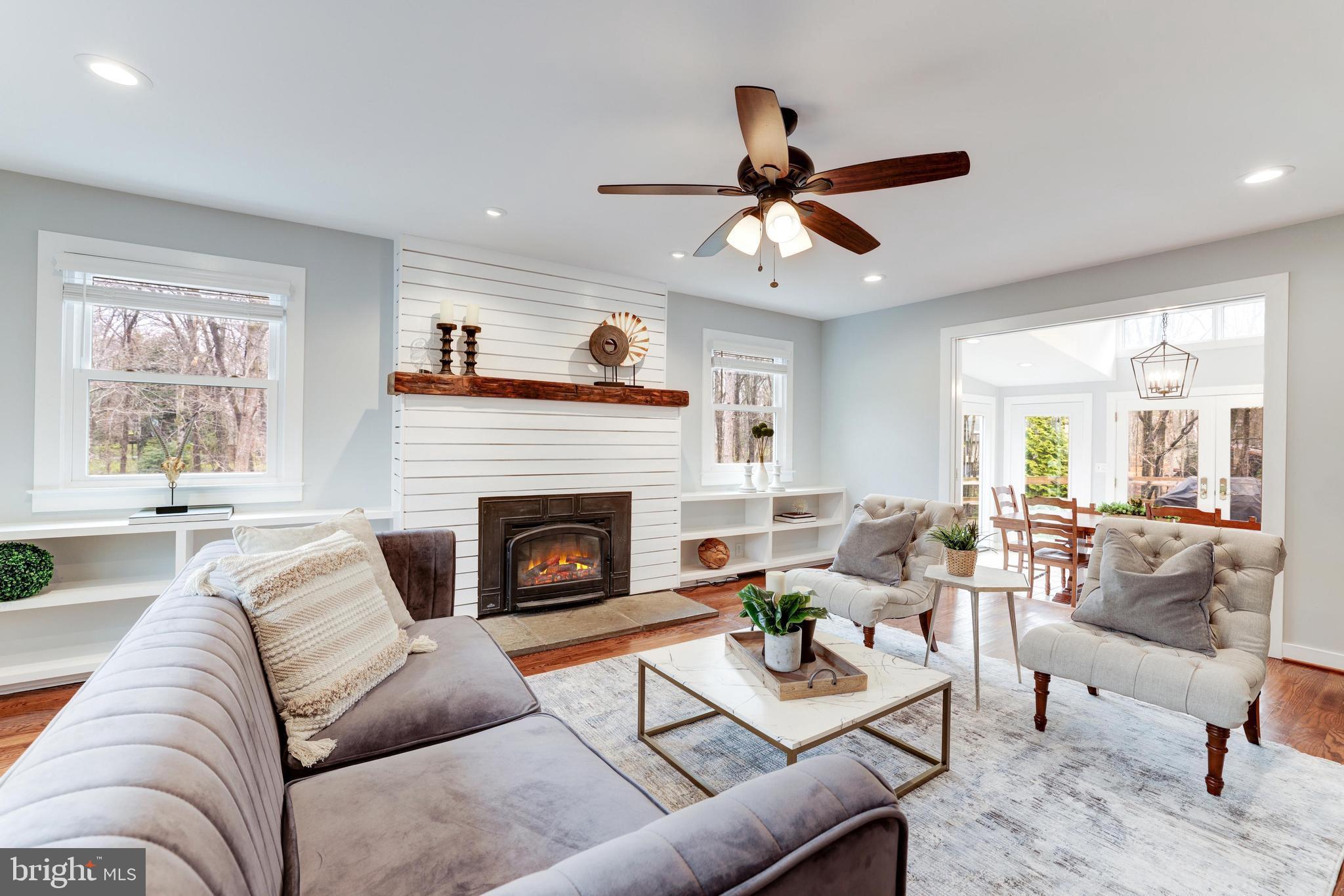 2223 Hunter Mill Road Vienna, VA 22181 - Photo 8 of 67 Fabulous living room