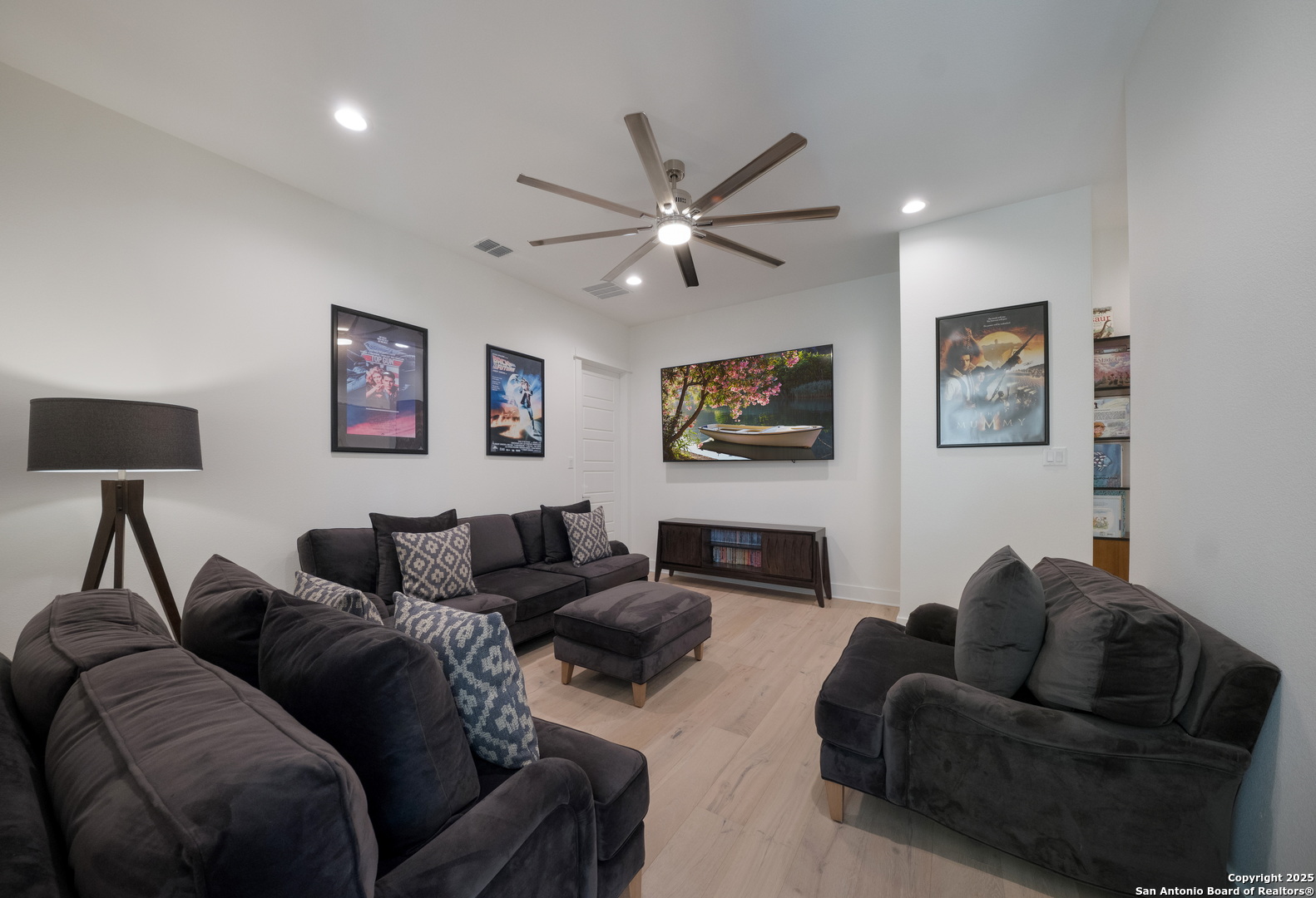 1341 Palmetto Spring Branch Spring Branch, TX 78070 - Photo 36 of 64 a living room with furniture and a lamp