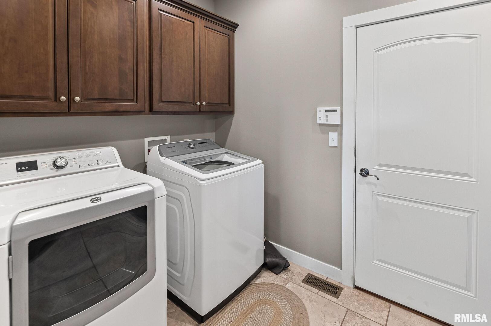 71 Ehlers Road Campbell Hill, IL 62916 - Photo 49 of 70 a utility room with dryer and washer