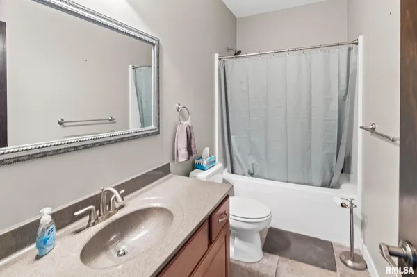 $639,900 | 71 Ehlers Road, Campbell Hill, IL 62916