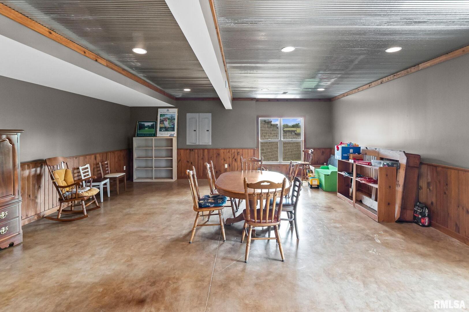 71 Ehlers Road Campbell Hill, IL 62916 - Photo 66 of 70 a view of a dining room with furniture