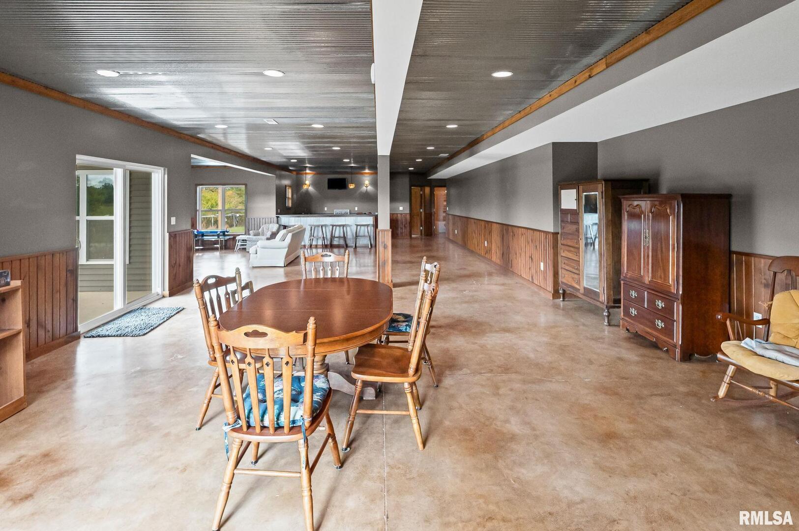 71 Ehlers Road Campbell Hill, IL 62916 - Photo 67 of 70 a dining room with furniture and a livingroom