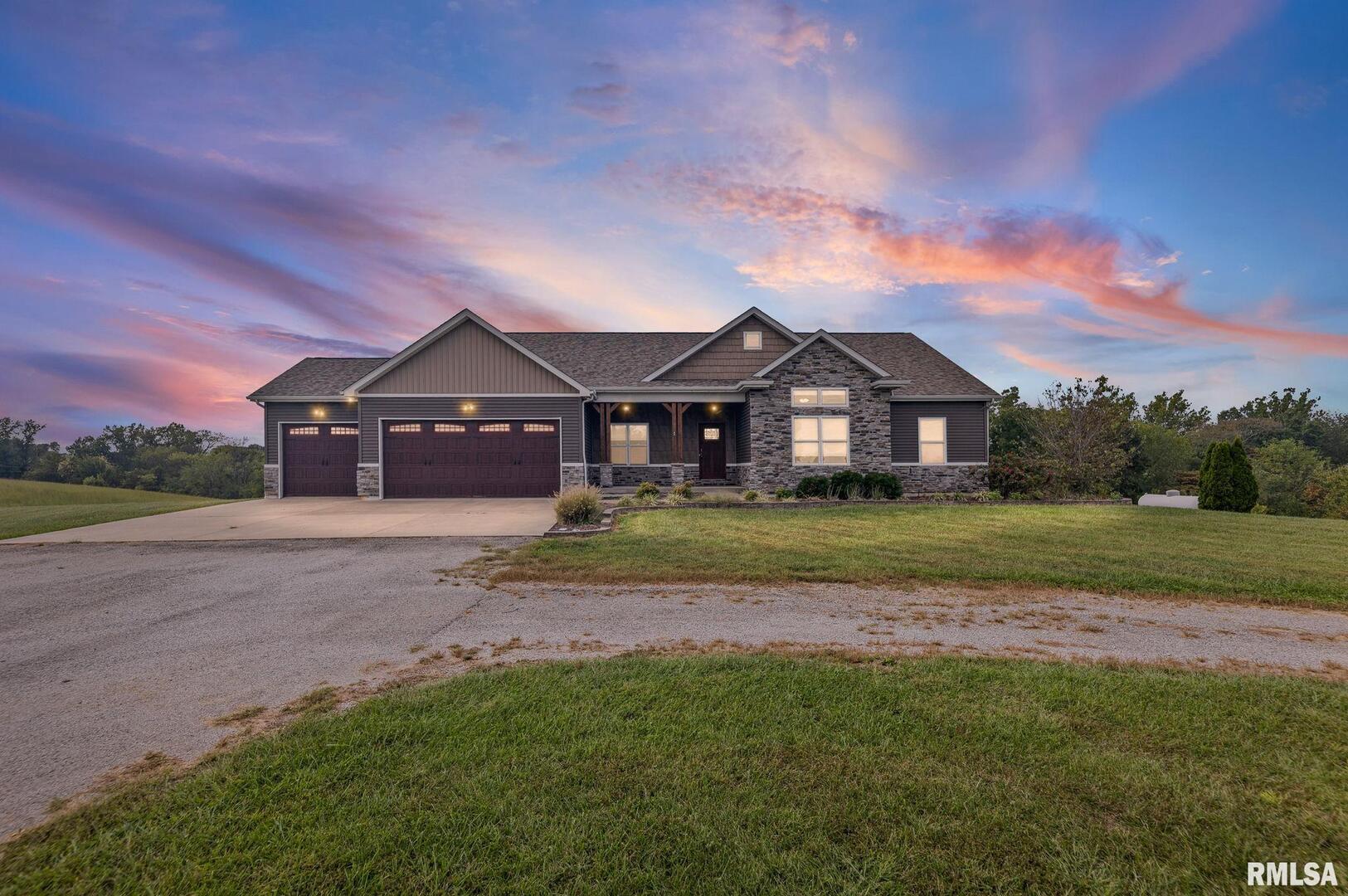 71 Ehlers Road Campbell Hill, IL 62916 - Photo 8 of 70 a front view of a house with a yard