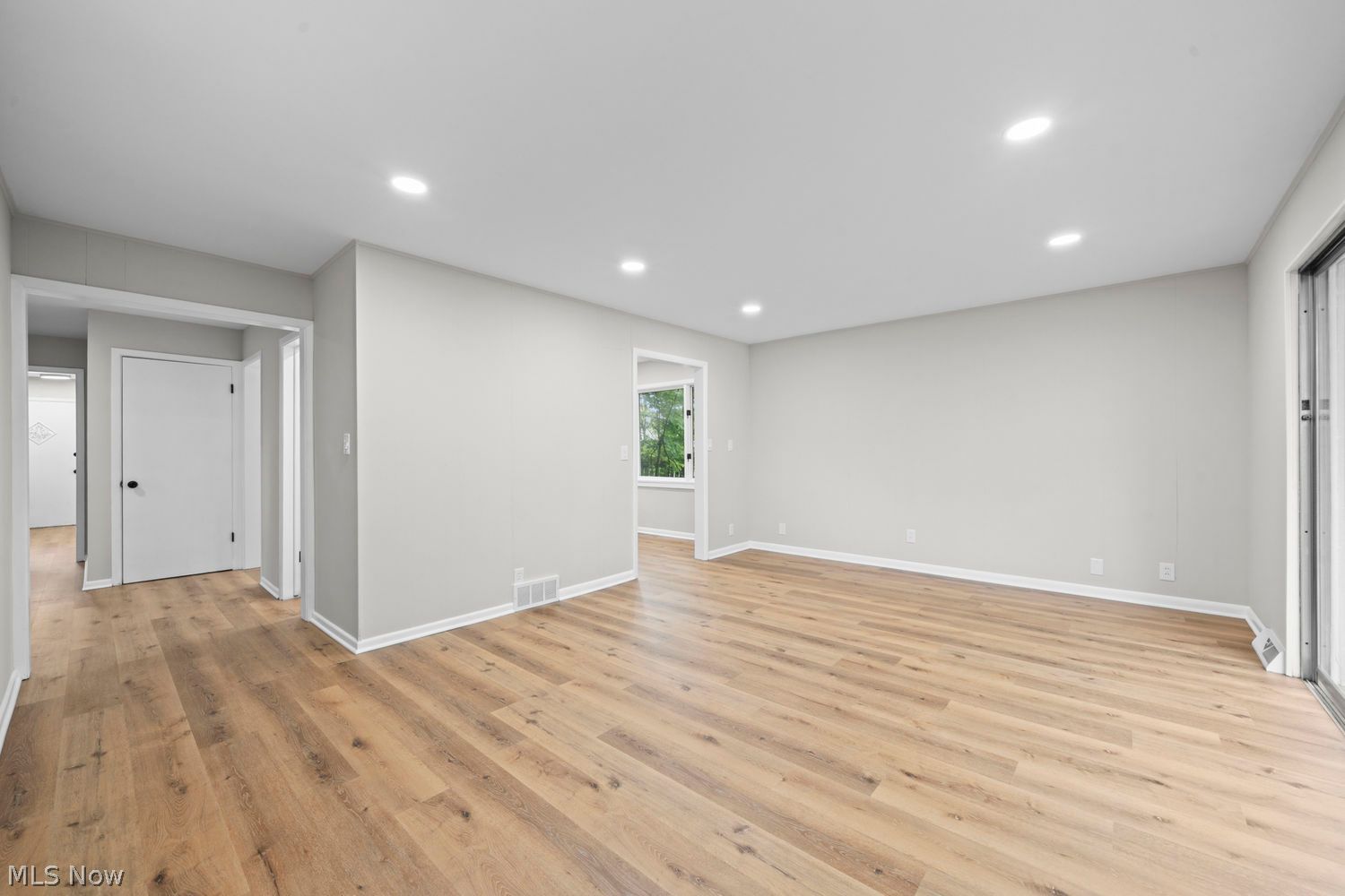2375 Glendon Road University Heights, OH 44118 - Photo 21 of 50