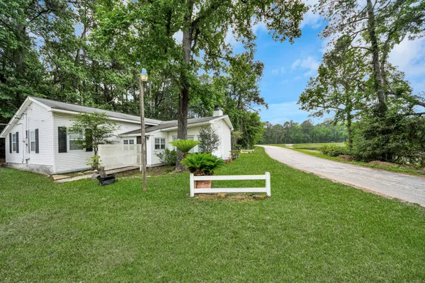 $385,000 | 41 Lakeview Drive, New Waverly, TX 77358
