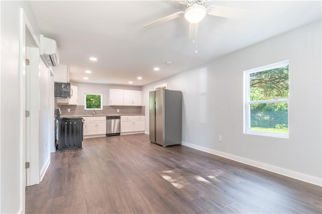 808 Davis Street Monroe, GA 30655 - Photo 7 of 30