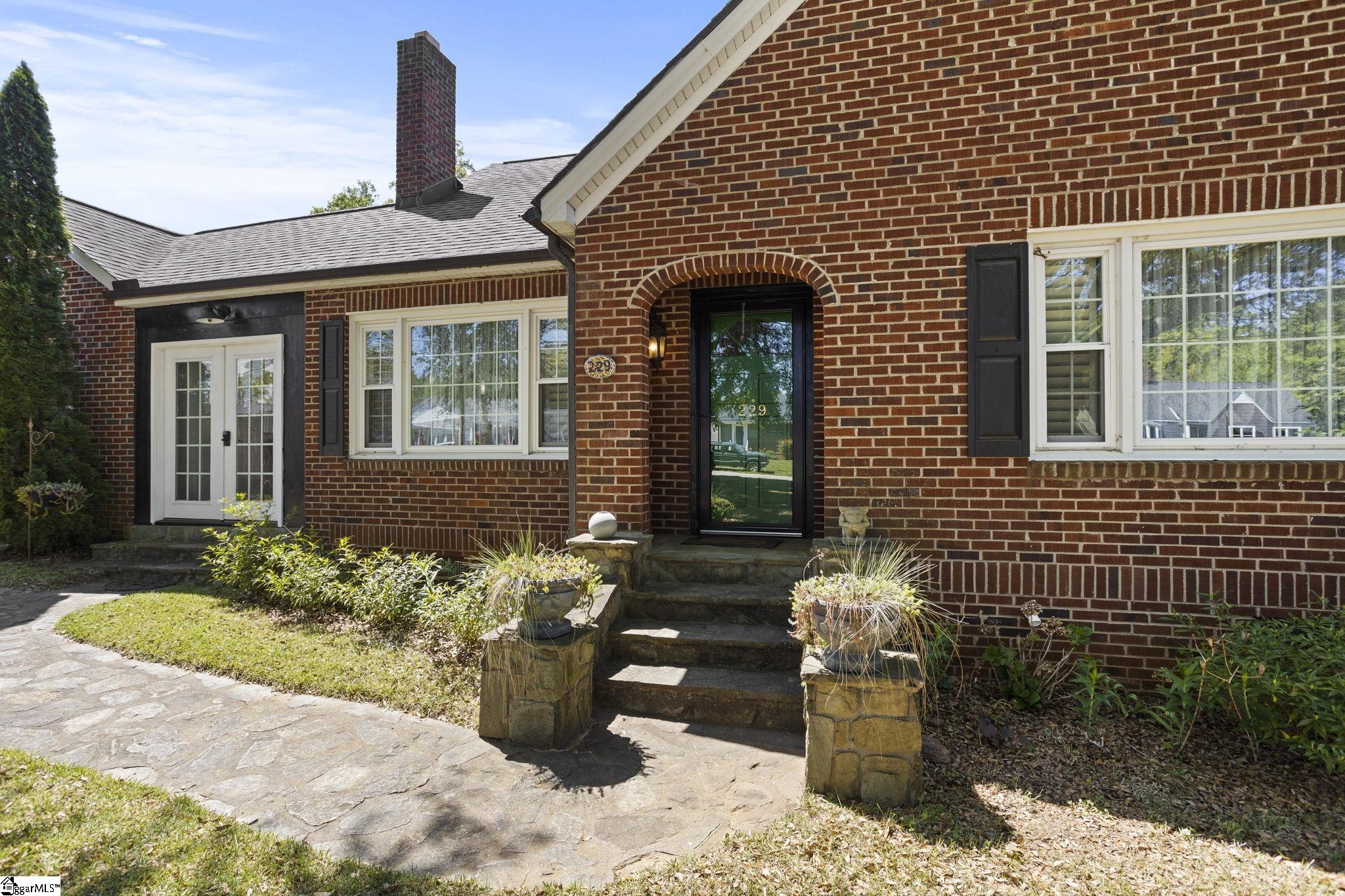 229 Florence Street Pickens, SC 29671 - Photo 7 of 34