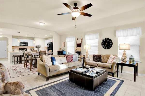 $1,925 | 1405 Diamond Court, Princeton, TX 75407
