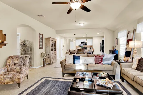 $1,925 | 1405 Diamond Court, Princeton, TX 75407