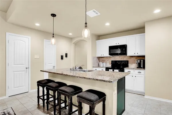 $1,925 | 1405 Diamond Court, Princeton, TX 75407