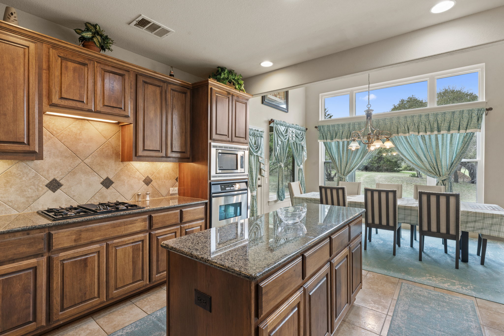 239 Whitney Run Buda, TX 78610 - Photo 14 of 40