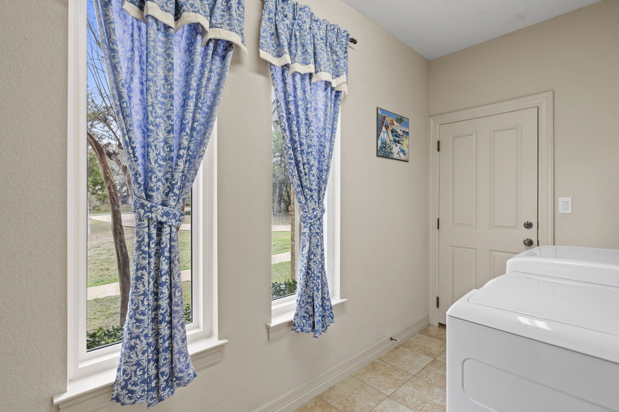 239 Whitney Run Buda, TX 78610 - Photo 17 of 40 Laundry on First floor