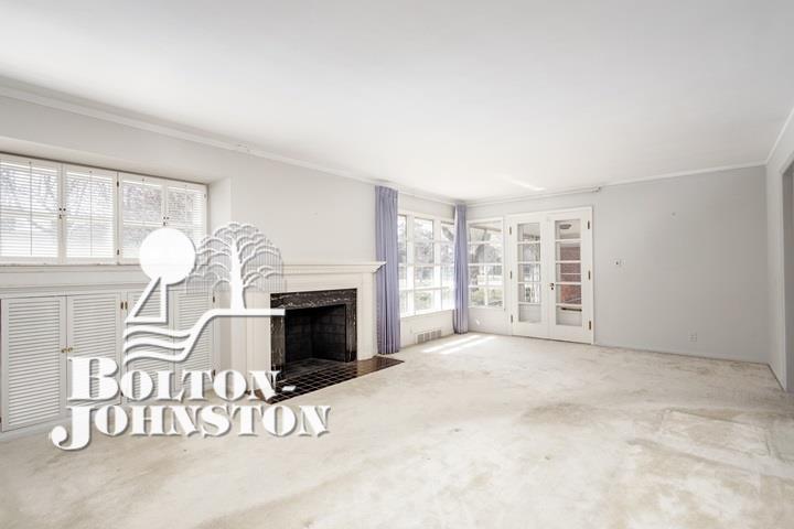 412 Lexington Road Grosse Pointe, MI 48236 - Photo 12 of 43 Tons of Light