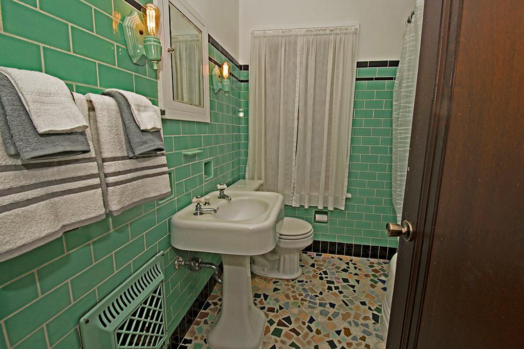 5645 Library Road Bethel Park, PA 15102 - Photo 20 of 22 Gallery Image 20