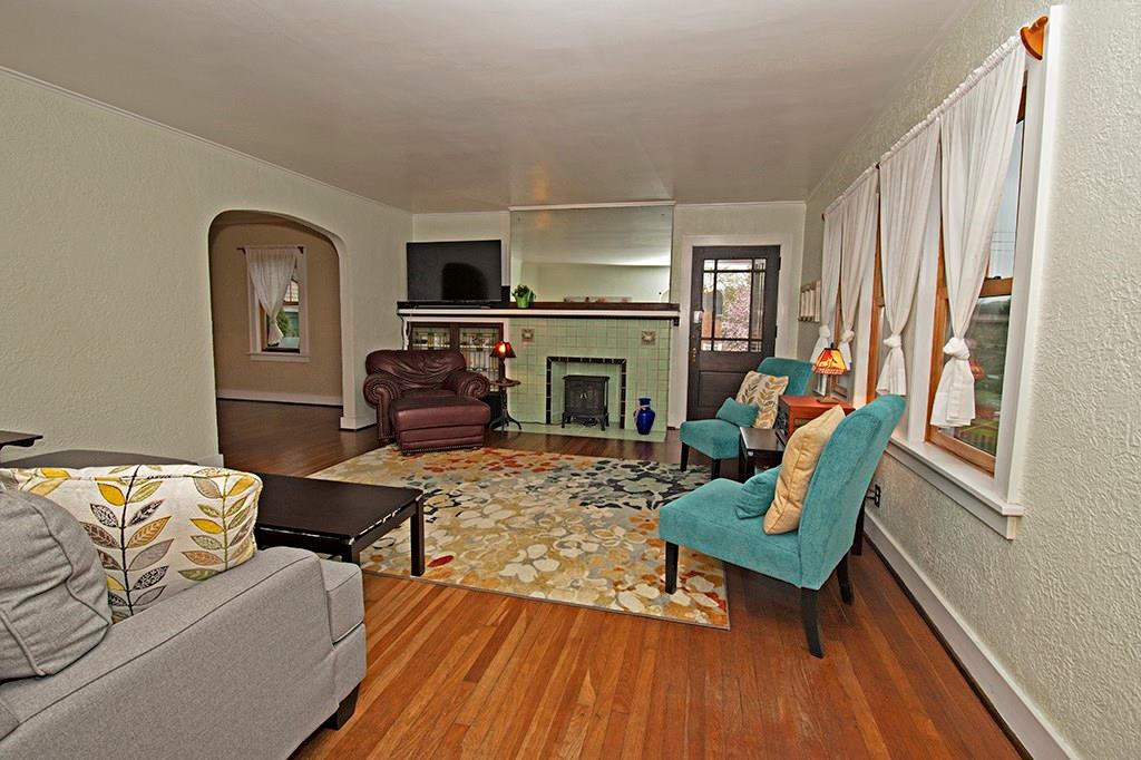 5645 Library Road Bethel Park, PA 15102 - Photo 8 of 22 Gallery Image 8