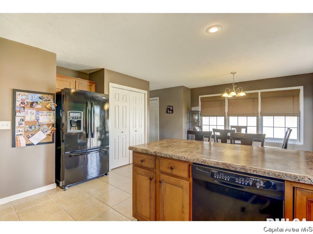 2816 Tanner Road Springfield, IL 62702 - Photo 11 of 36