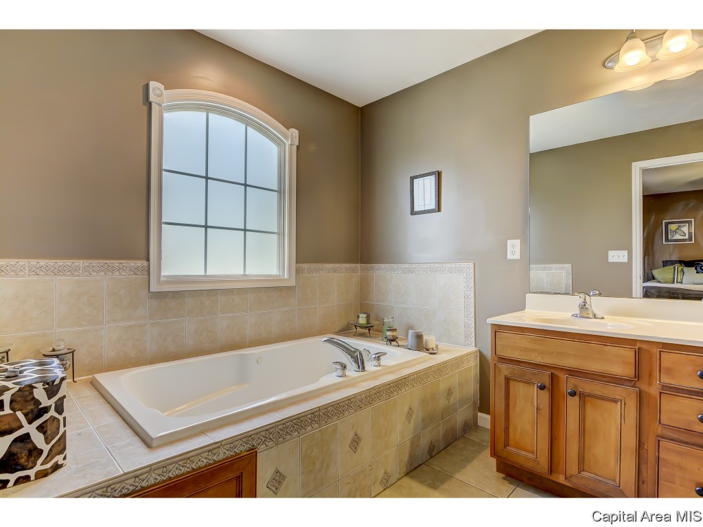 2816 Tanner Road Springfield, IL 62702 - Photo 16 of 36