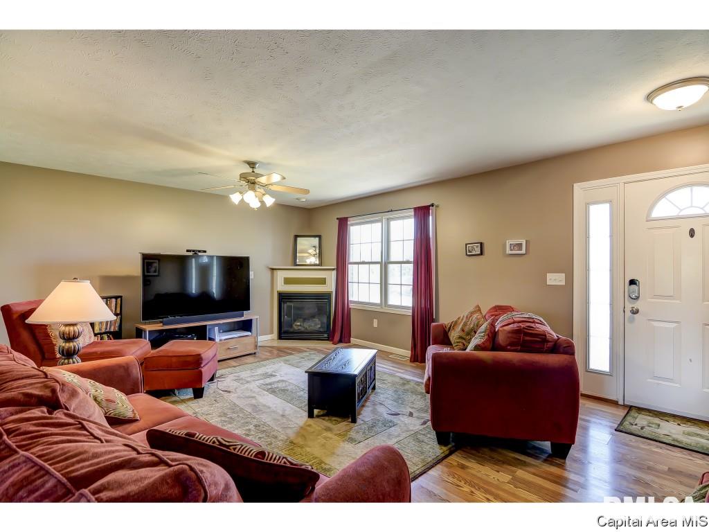 2816 Tanner Road Springfield, IL 62702 - Photo 2 of 36
