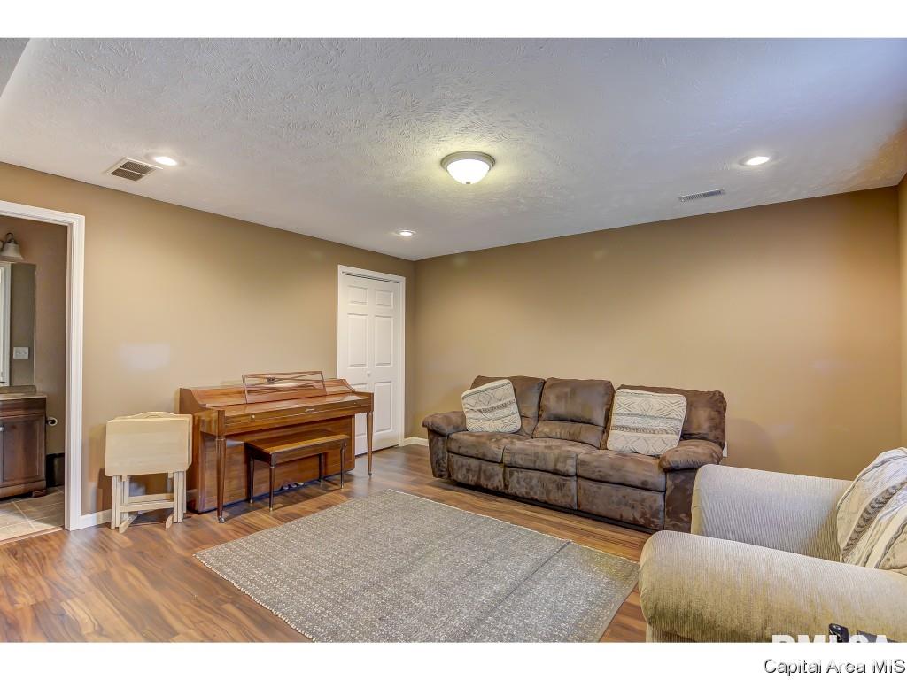 2816 Tanner Road Springfield, IL 62702 - Photo 29 of 36