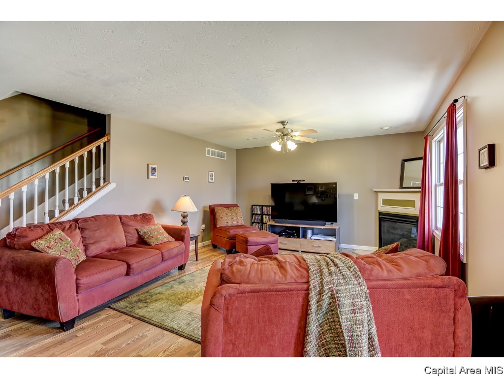 2816 Tanner Road Springfield, IL 62702 - Photo 4 of 36