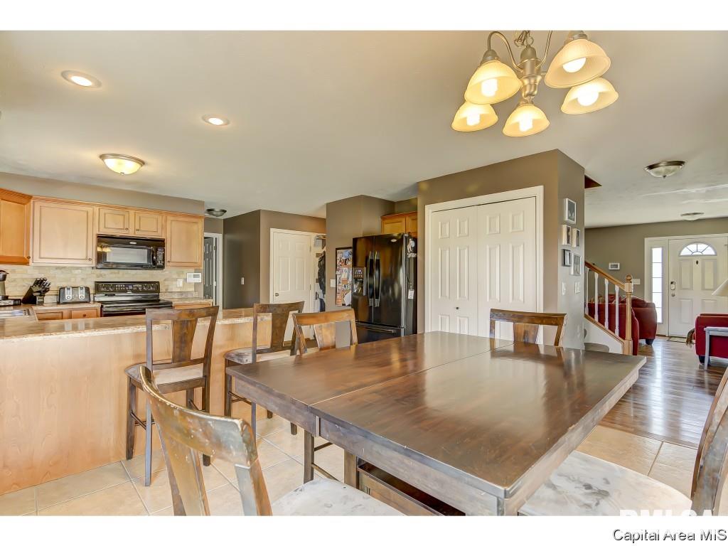 2816 Tanner Road Springfield, IL 62702 - Photo 5 of 36