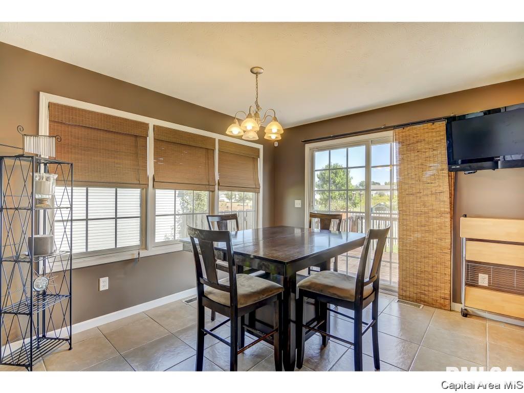 2816 Tanner Road Springfield, IL 62702 - Photo 7 of 36