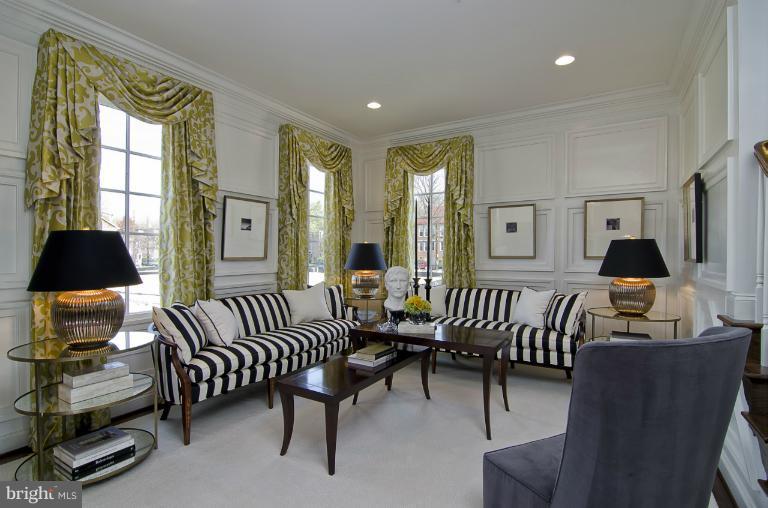 1407 Ridgeview Way Washington, DC 20007 - Photo 2 of 30 a living room with furniture and a window