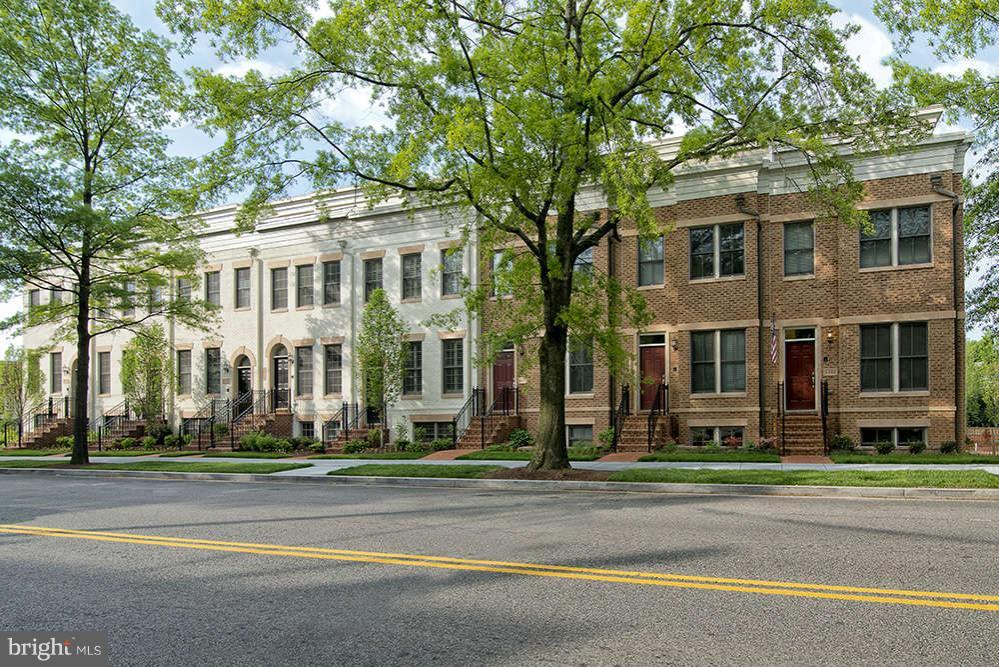 1407 Ridgeview Way Washington, DC 20007 - Photo 30 of 30 front view of a building