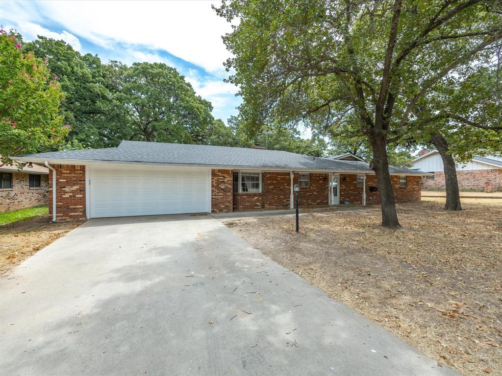 3107 South Lipsey Street Decatur, TX 76234 - Photo 1 of 40 3107 S. Lipsey Decatur, TX