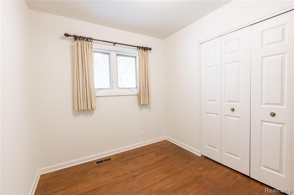 1258 Maple Drive Rochester, MI 48307 - Photo 17 of 27