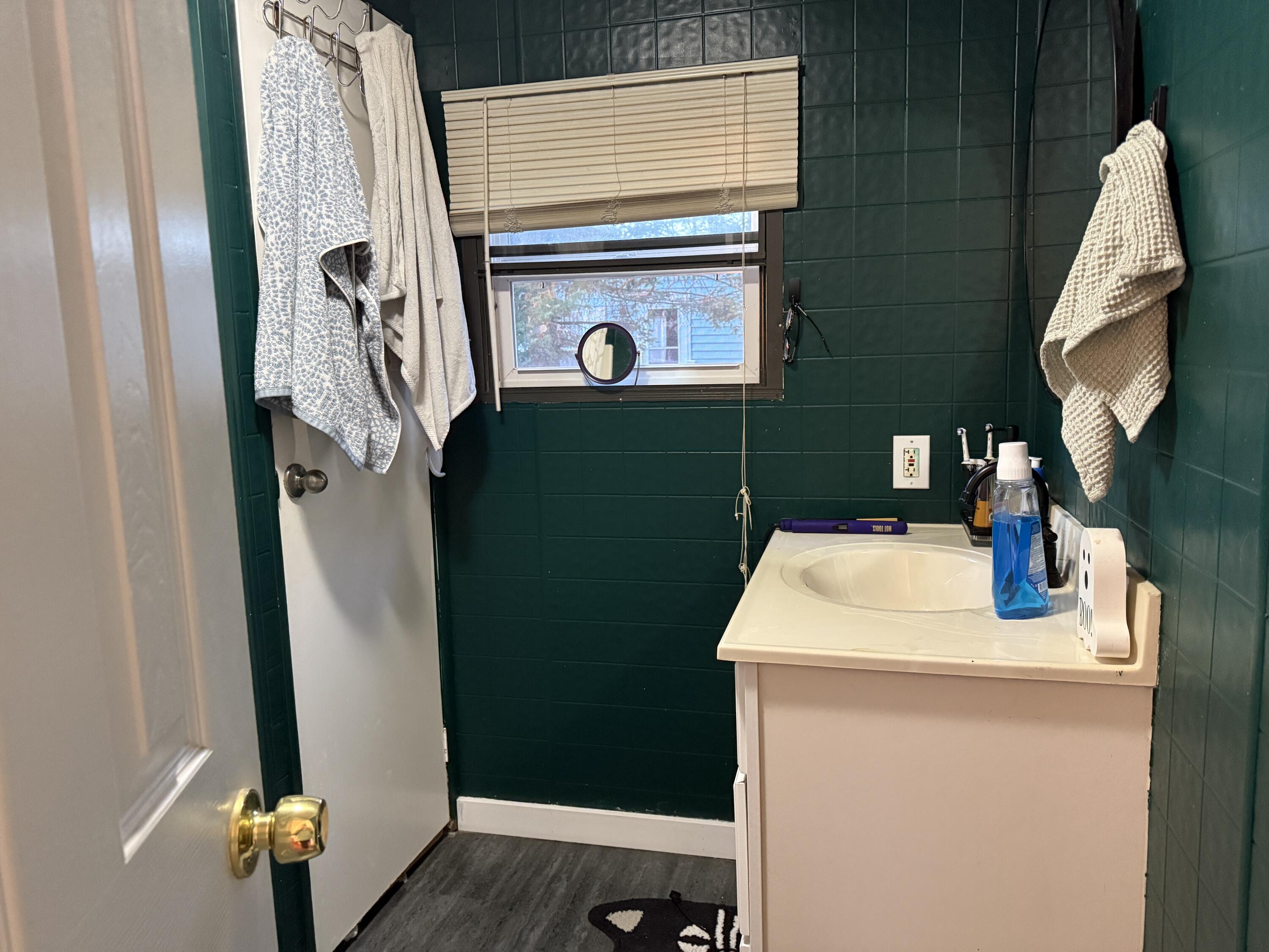 18 B Street Bangor, ME 04401 - Photo 22 of 29 IMG_7861