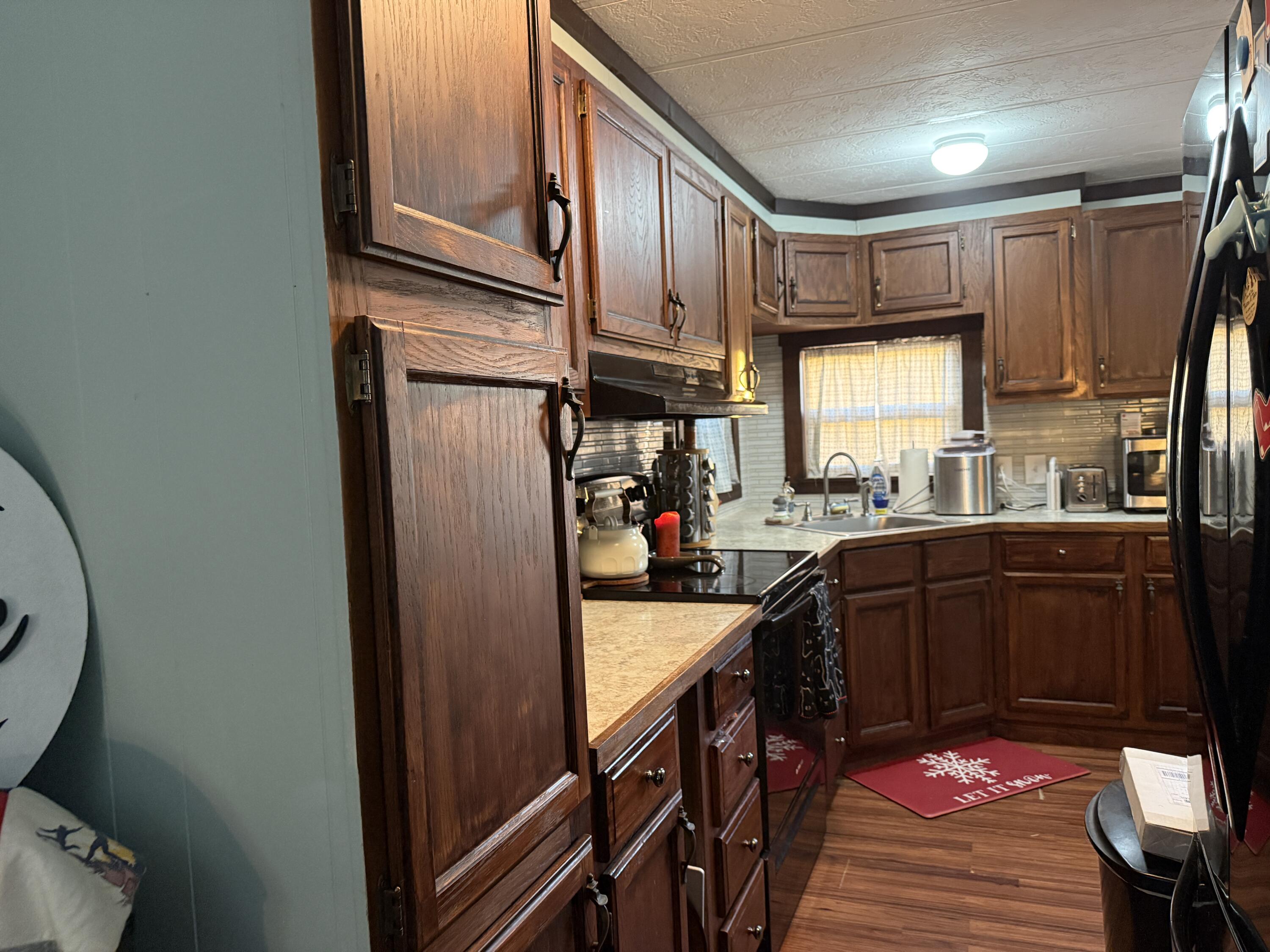 18 B Street Bangor, ME 04401 - Photo 7 of 29 IMG_7852