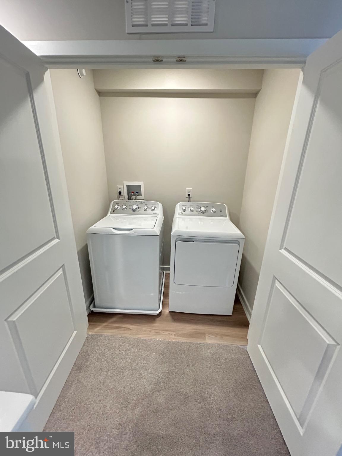 28 Barnes Way Sicklerville, NJ 08081 - Photo 32 of 40 a utility room with dryer and washer