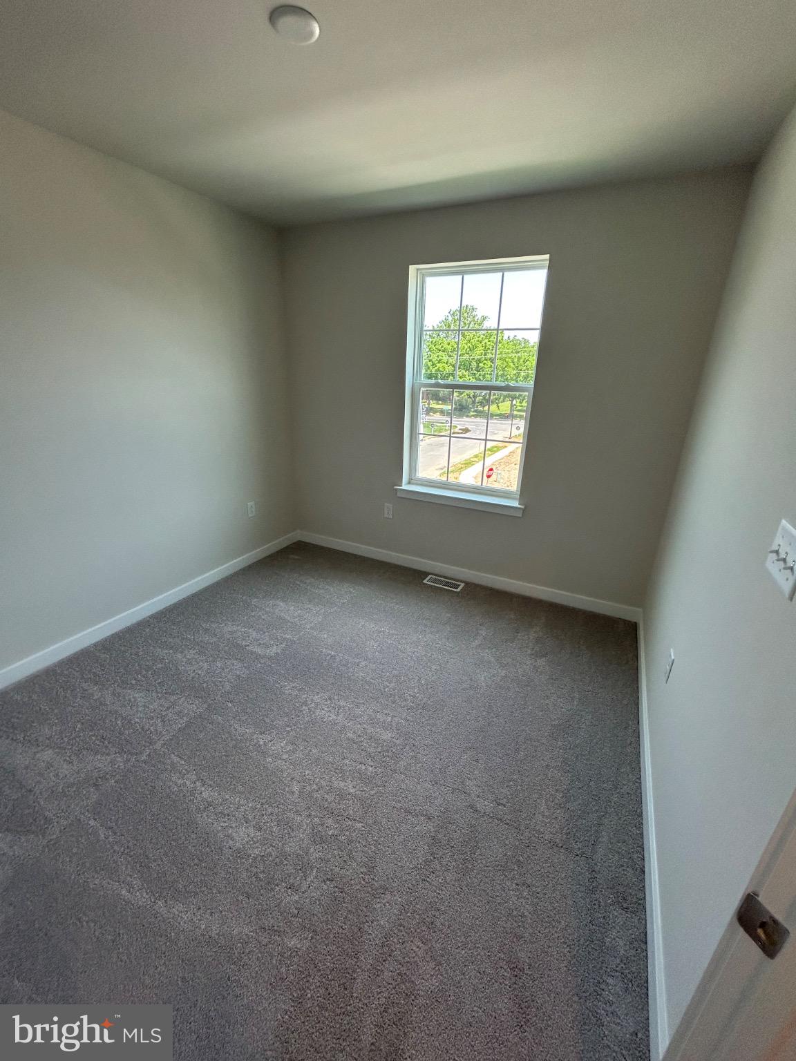28 Barnes Way Sicklerville, NJ 08081 - Photo 34 of 40 an empty room with a window