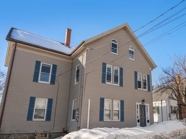 $4,100 | 36 Sewall Street, Unit 2, Marblehead, MA 01945
